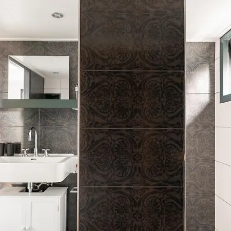 Aangenaam Op De Rijn, Woonboot, Inclusief Privé Sauna Hotel en barco *