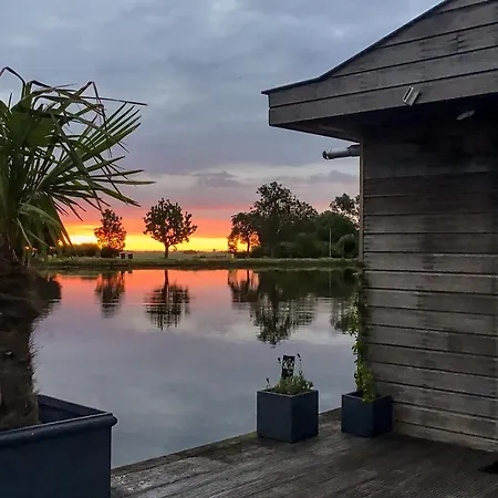 Aangenaam Op De Rijn, Woonboot, Inclusief Prive Sauna Bådhotel Alphen aan den Rijn