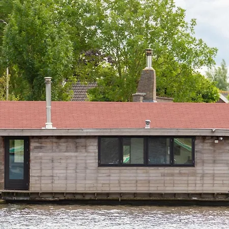 Aangenaam Op De Rijn, Woonboot, Inclusief Privé Sauna Hotel en barco
