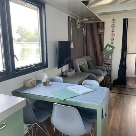 Aangenaam Op De Rijn, Woonboot, Inclusief Prive Sauna Båthotell *