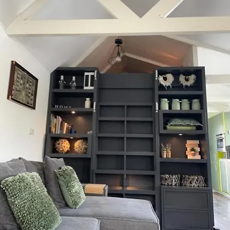 Aangenaam Op De Rijn, Woonboot, Inclusief Privé Sauna Hotel en barco Alphen aan den Rijn