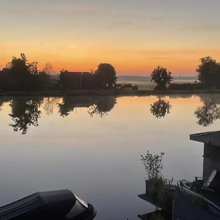 Aangenaam Op De Rijn, Woonboot, Inclusief Privé Sauna *