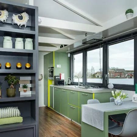 Aangenaam Op De Rijn, Woonboot, Inclusief Privé Sauna *