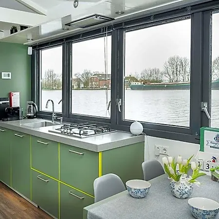 Aangenaam Op De Rijn, Woonboot, Inclusief Prive Sauna *