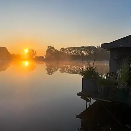 Aangenaam Op De Rijn, Woonboot, Inclusief Prive Sauna *