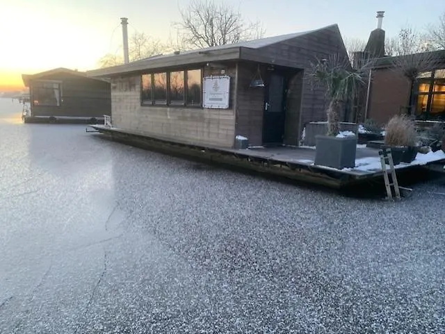 Aangenaam Op De Rijn, Woonboot, Inclusief Prive Sauna Alphen aan den Rijn