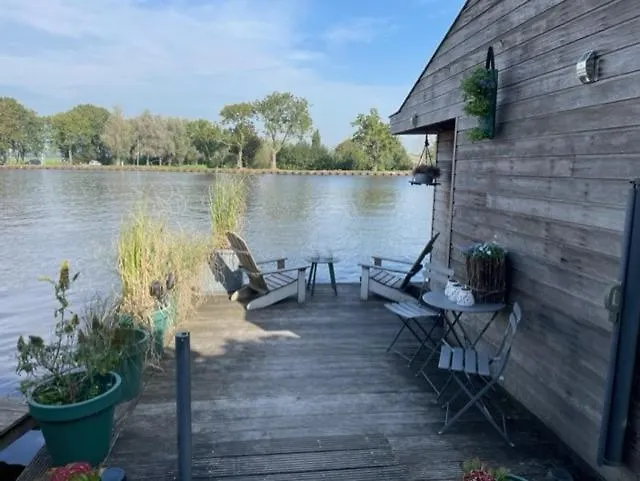 Hotel en barco Aangenaam Op De Rijn, Woonboot, Inclusief Privé Sauna *
