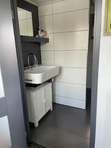 Aangenaam Op De Rijn, Woonboot, Inclusief Privé Sauna Hotel en barco *