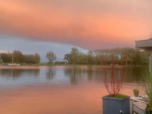 Hotel en barco Aangenaam Op De Rijn, Woonboot, Inclusief Privé Sauna