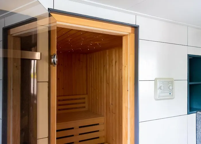 Aangenaam Op De Rijn, Woonboot, Inclusief Prive Sauna 船屋 埃尔芬