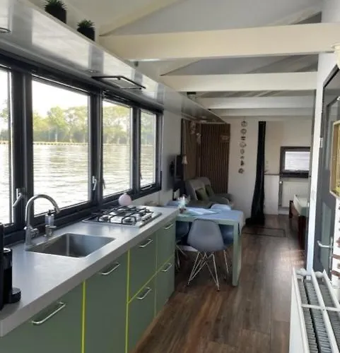 Aangenaam Op De Rijn, Woonboot, Inclusief Prive Sauna 埃尔芬