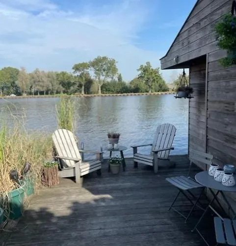 Aangenaam Op De Rijn, Woonboot, Inclusief Prive Sauna 埃尔芬