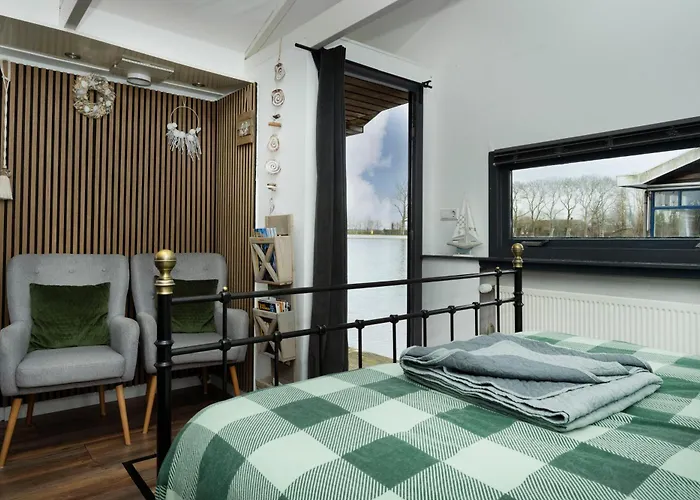 Aangenaam Op De Rijn, Woonboot, Inclusief Prive Sauna 船屋 *