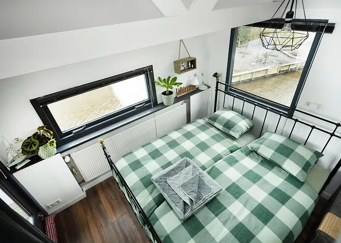 船屋 Aangenaam Op De Rijn, Woonboot, Inclusief Prive Sauna *